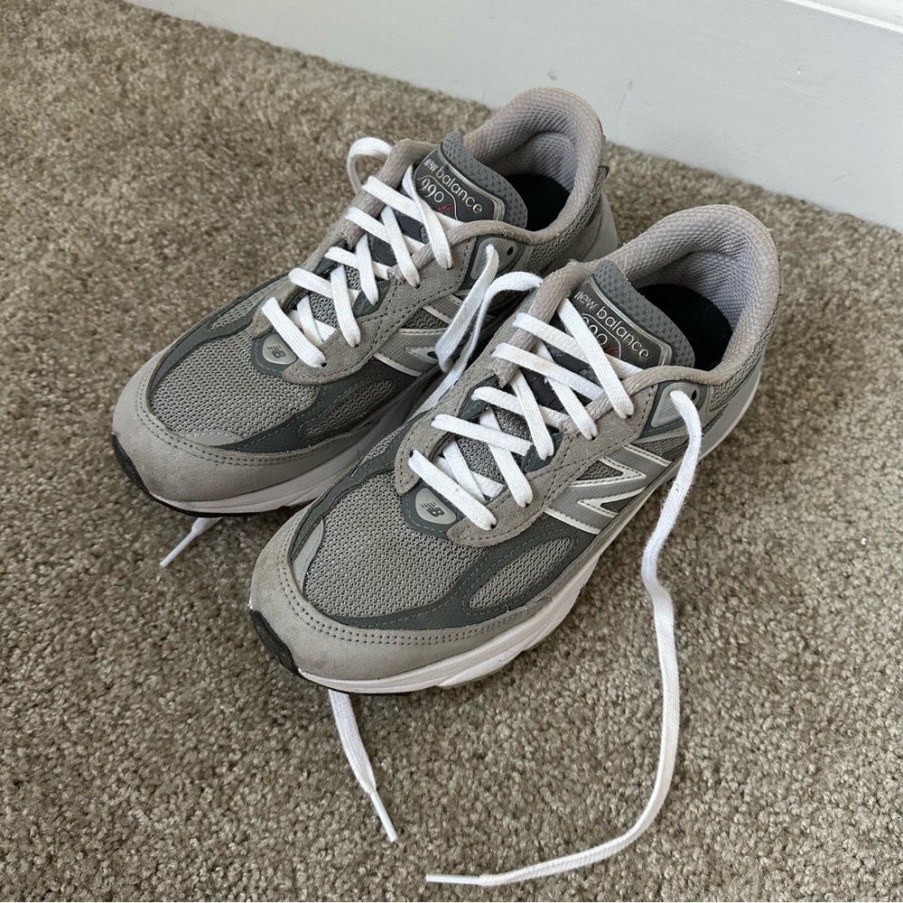 New Balance 990 v6